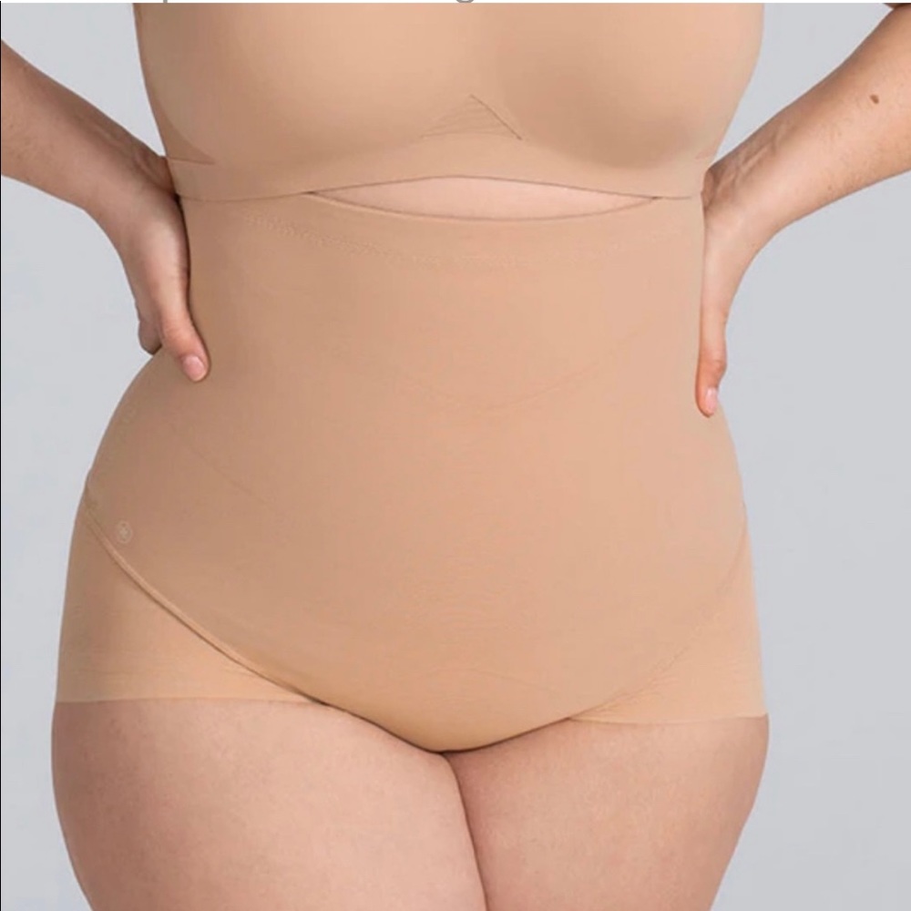 Honeylove Superpower Brief Sand 1X NWT